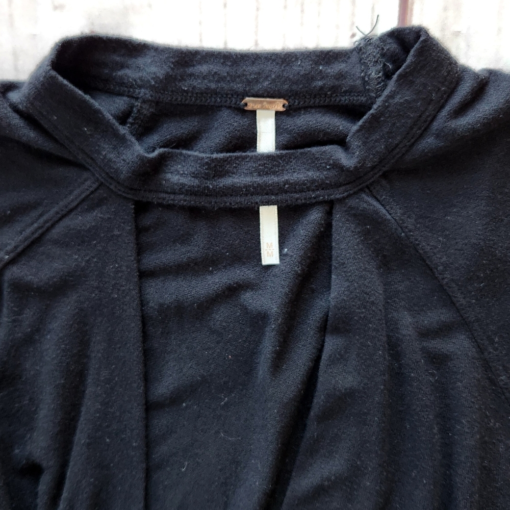 Free People "Just A Twist" Keyhole Cutout Top Black Short Sleeve, Women's Size M - Picture 5 of 10